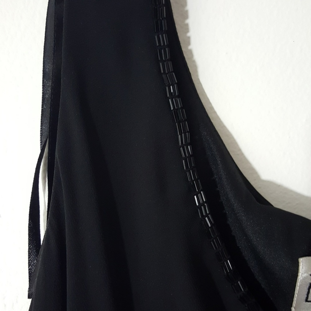 Dress - Picture 2 of 7